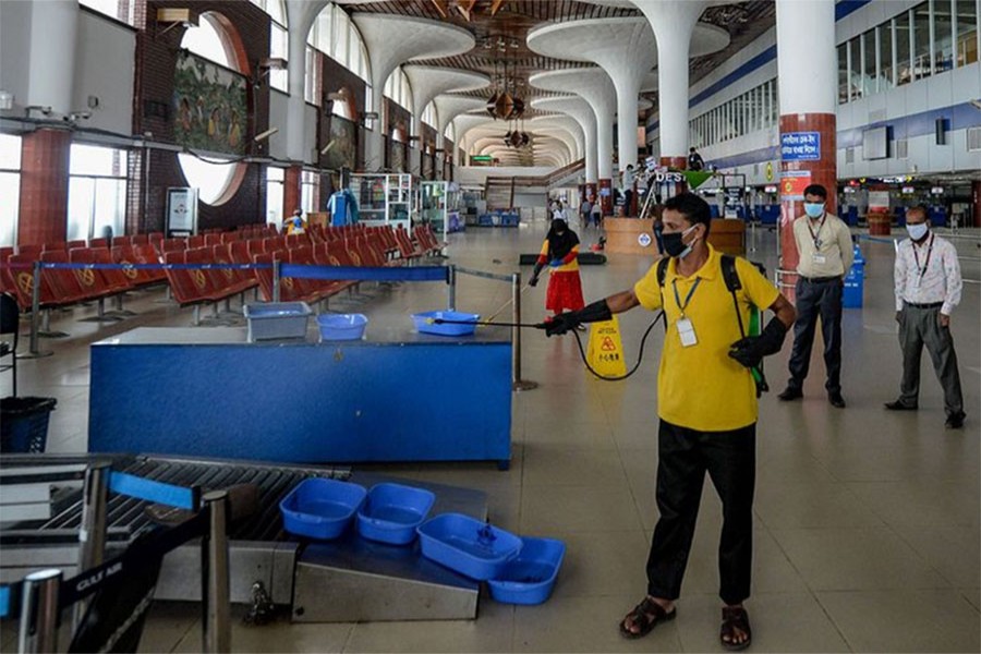 Homebound procession of Bangladeshi migrants continues