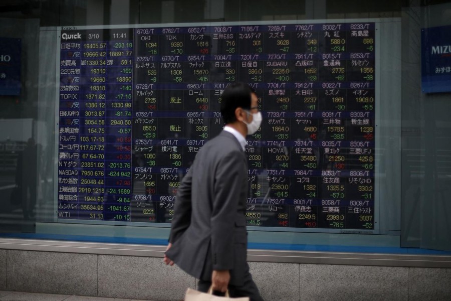 Global stocks struggle to stabilise as tech remains fragile