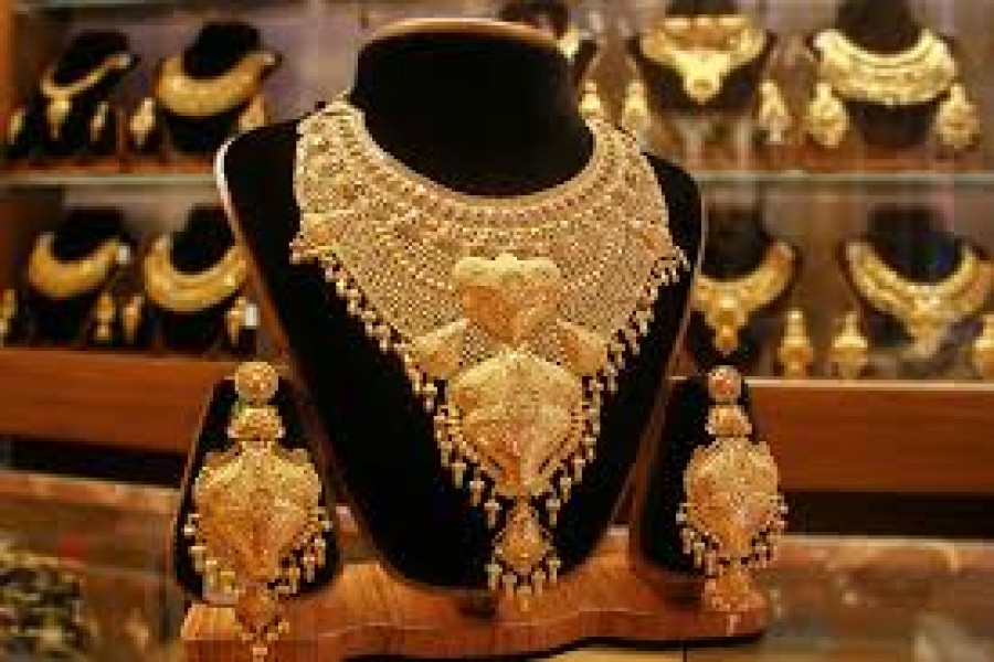 Gold prices slump