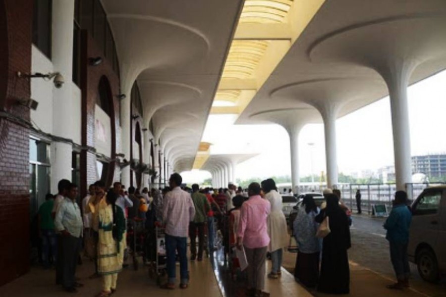 Nearly 200,000 Bangladeshi expat workers return home in six months