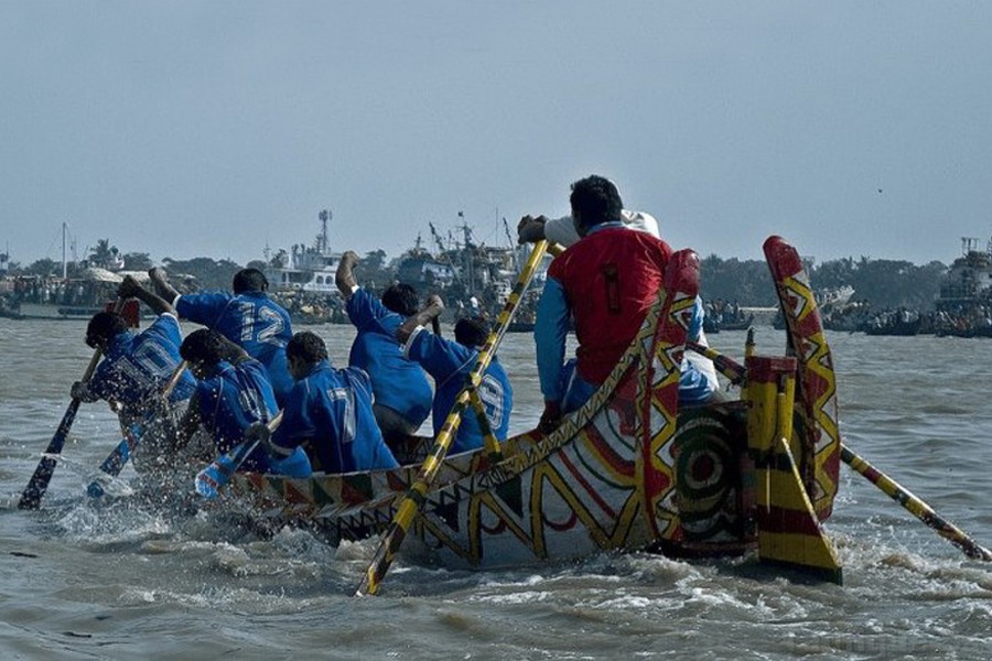 Sampan festival opens in Chattogram