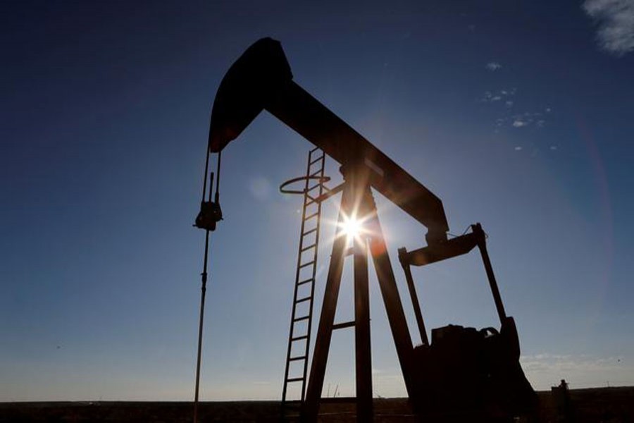 Oil extends losses on fresh Covid-19 lockdowns, over-supply worries