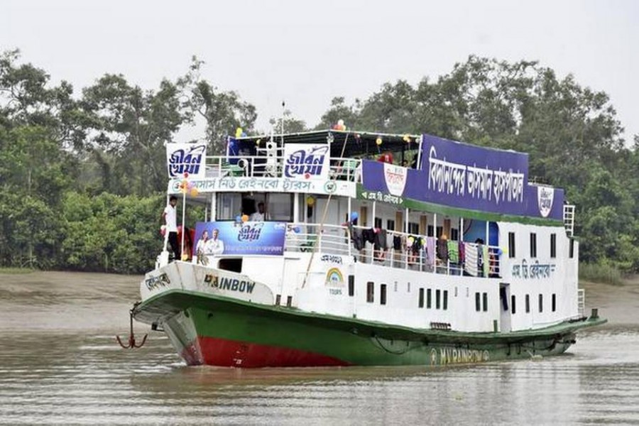 Floating hospital treats flood-ravaged community in Bangladesh