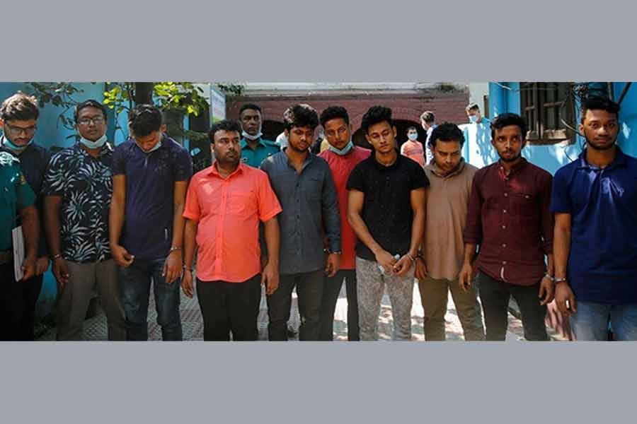 10 hospital staff remanded over murder of police officer