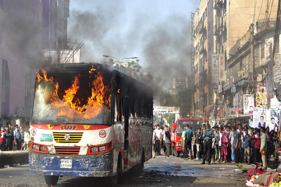 Miscreants set fire to six buses in city