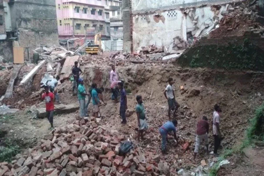 MP Haji Selim reoccupies ‘Agrani Bank’ land