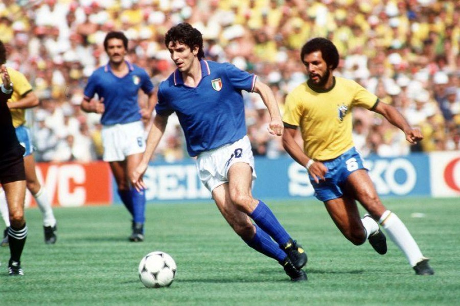 Italy's Paolo Rossi seen in action during a clash against Brazil — Via Reuters/Files