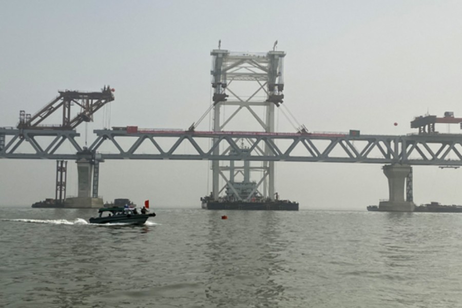 Padma Bridge now visible with last span installed