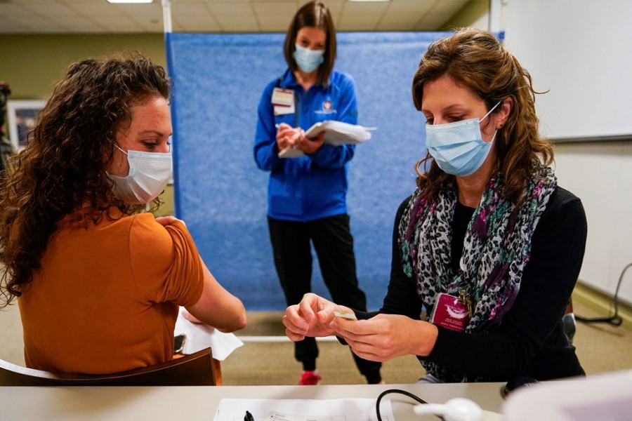 Healthcare workers take part in a rehearsal for the administration of the Pfizer coronavirus disease (Covid-19) vaccine at Indiana University Health in Indianapolis, Indiana, US on December 11, 2020 — Reuters photo