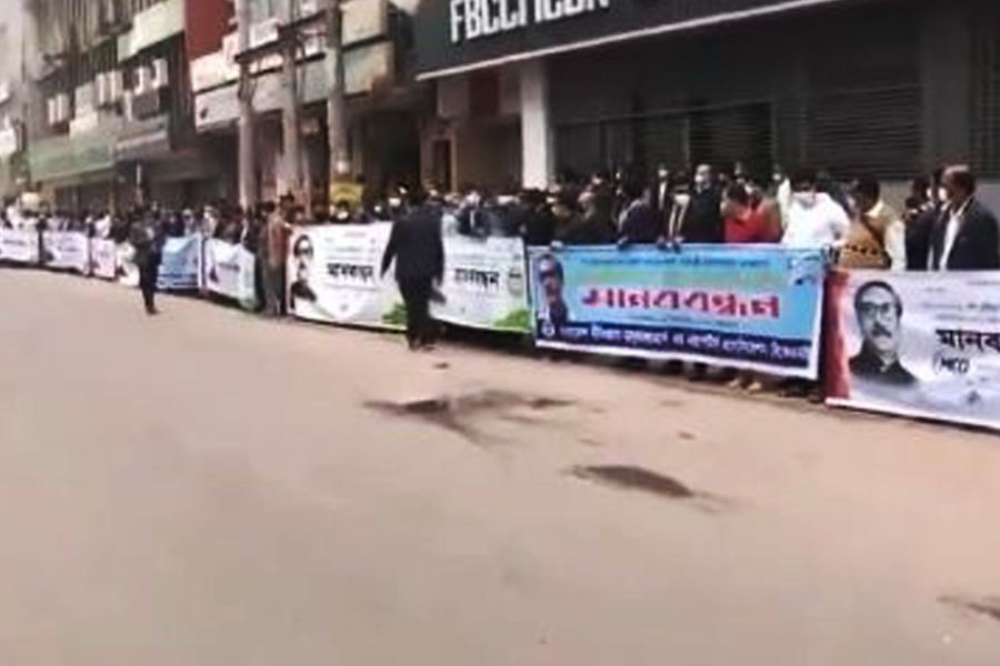 Business leaders warn against defaming Bangabandhu