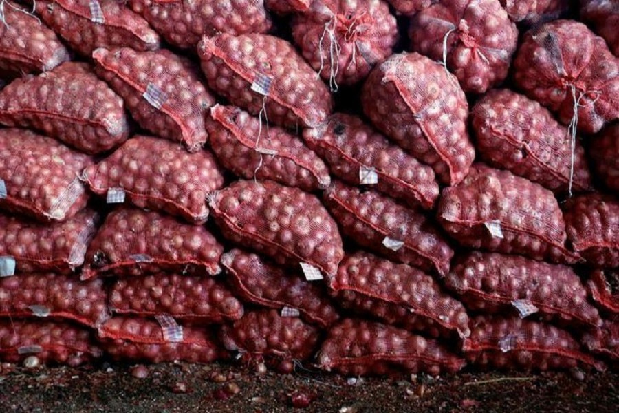 India lifts ban on onion export, Bangladesh to resume imports soon