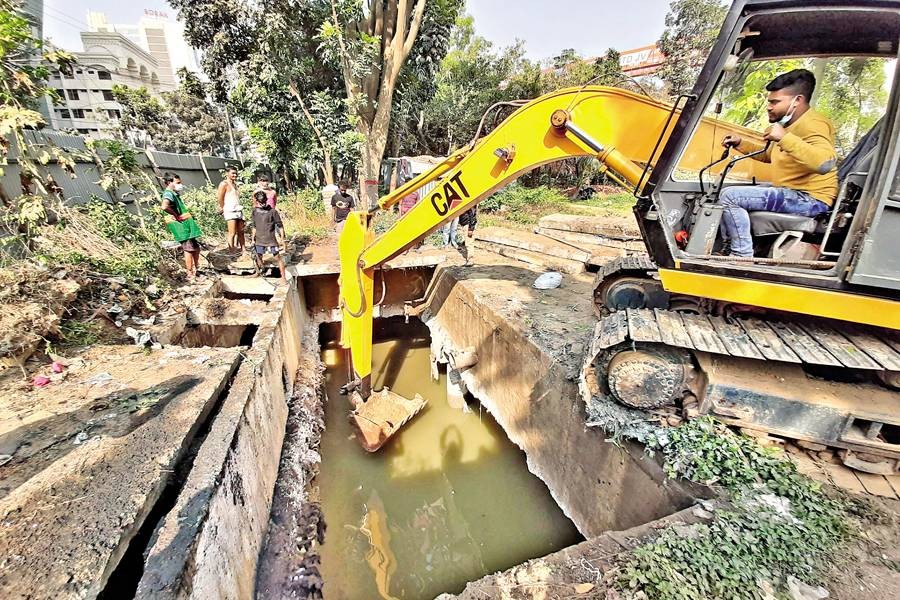 74 tonnes of wastes removed only from Dhaka's Panthapath