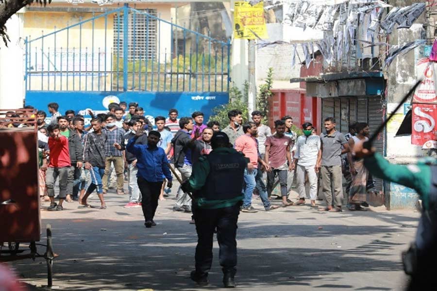 Violence, irregularities mar Chattogram city polls, two killed