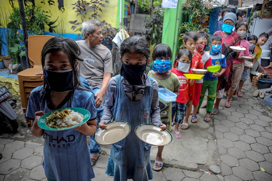 Reducing the impact of pandemic on global poverty