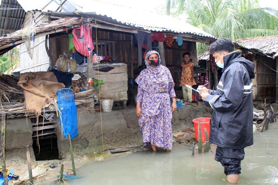 Covid cash aid eludes half of enlisted Pirojpur people