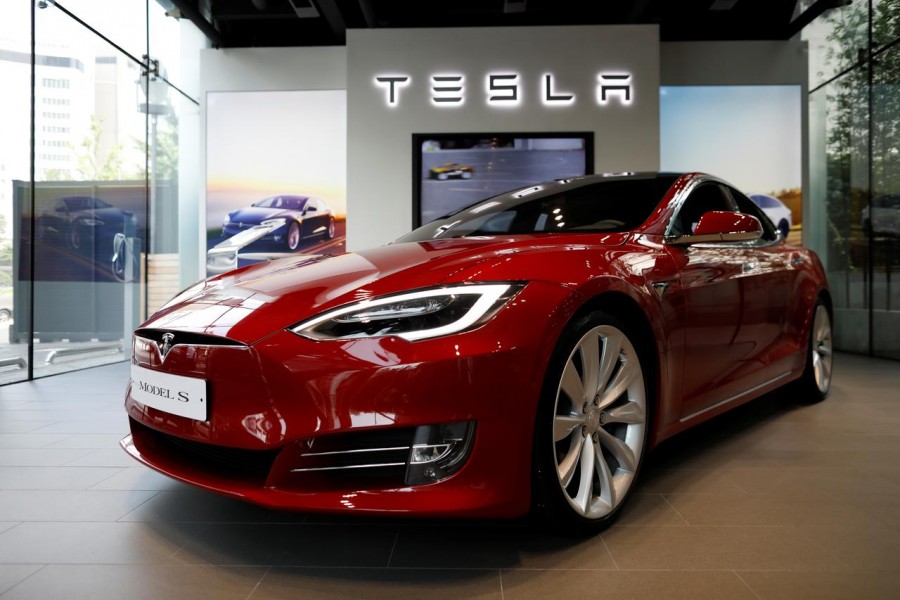 Tesla to recall 135,000 US vehicles on safety ground