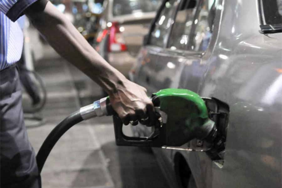 Record high pump prices hit India's gasoline, gasoil sales