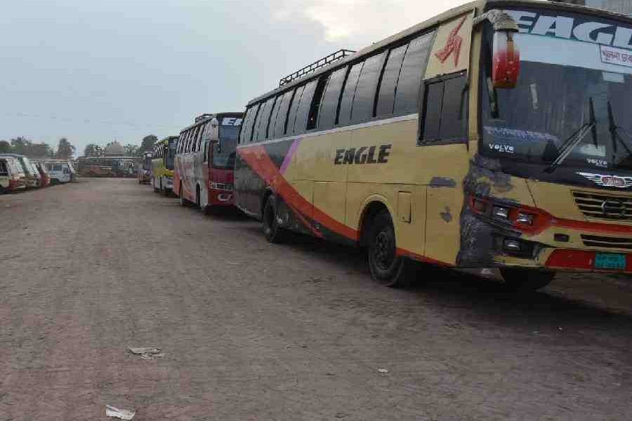 Transport services in Khulna to remain suspended for 24 hours