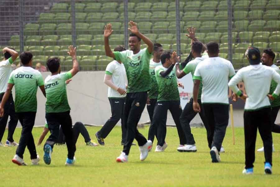 Tigers reach Sri Lanka's Kandy for two-match Test series        