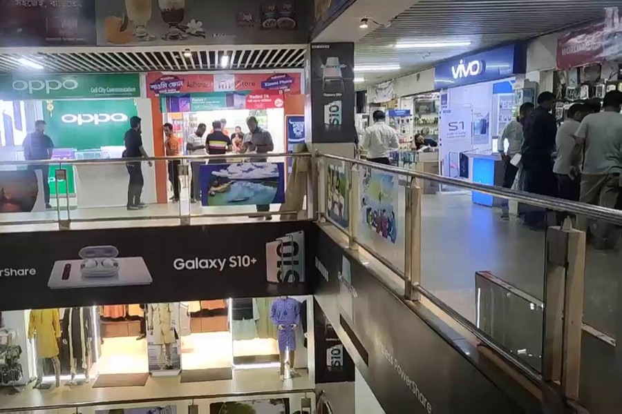 Thin customer presence frustrates Chattogram market owners