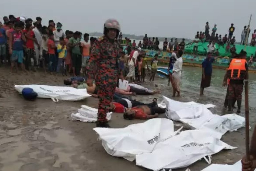 RAB arrests speedboat owner over accident that left 26 dead on Padma River