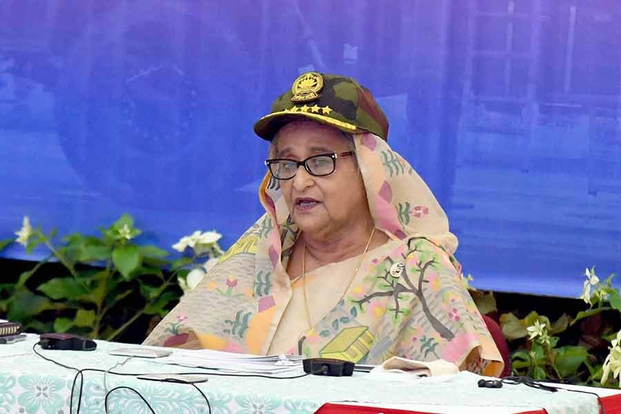 PM asks army personnel to attain highest professional excellence