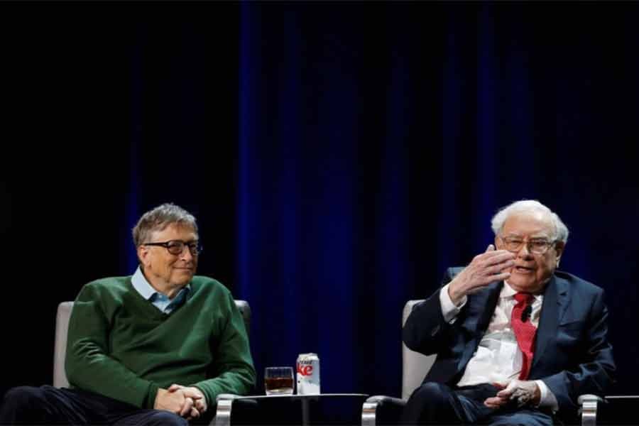 Warren Buffett steps down as trustee of Gates Foundation