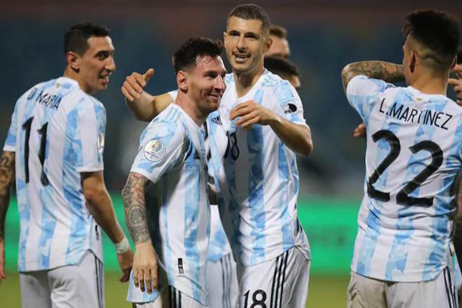 Argentina beat Ecuador 3-0 to reach Copa semi-final