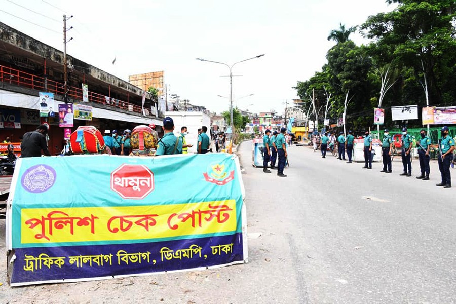 75 arrested in Old Dhaka for breaching lockdown rules