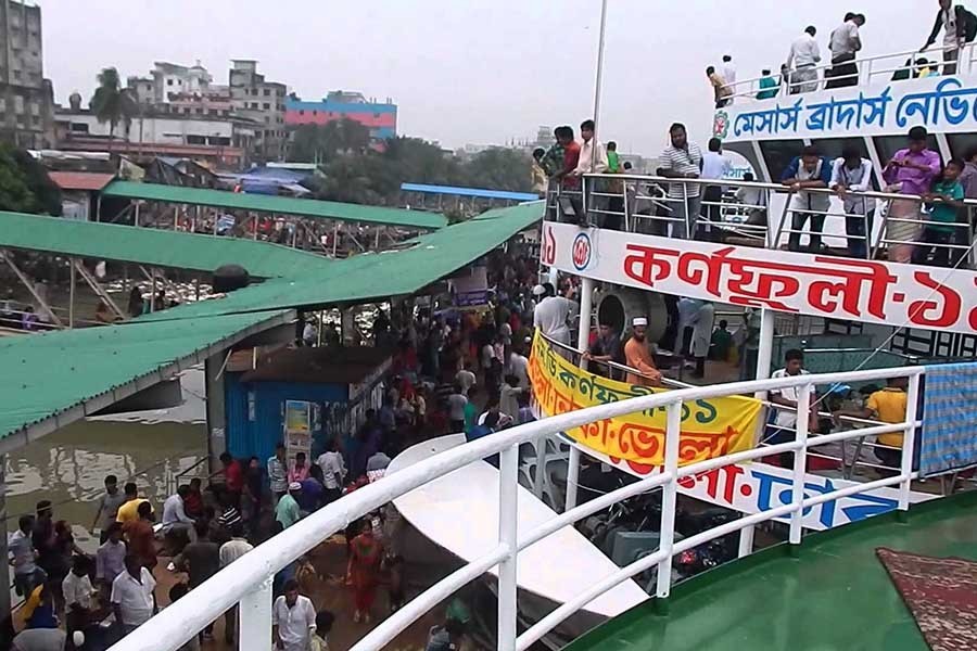 Passenger vessels resume river service for Eid