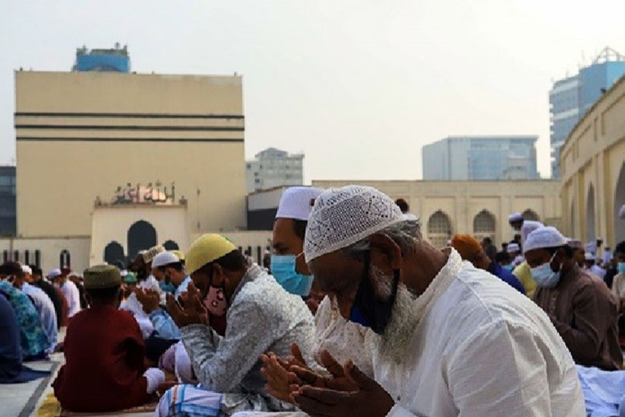 Bangladeshi Muslims celebrate Eid-ul-Azha timidly amid pandemic