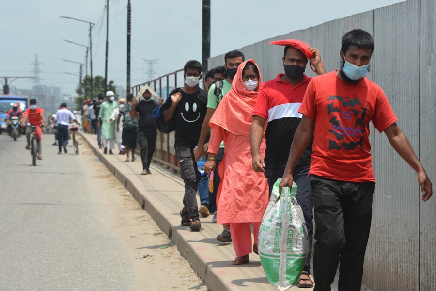 Influx into Dhaka amid lockdown continues