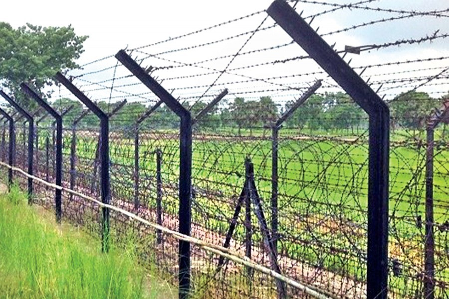 BSF hands over five Bangladeshis held in Fulbari border