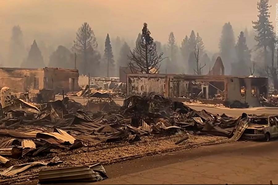 Nearly 900 buildings destroyed by California fire