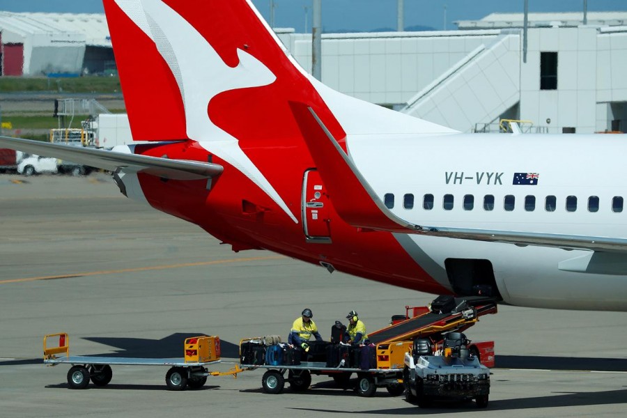 Australia's Qantas says all employees must be vaccinated