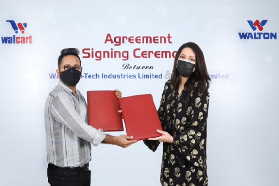 Walton, Walcart announce exclusive partnership