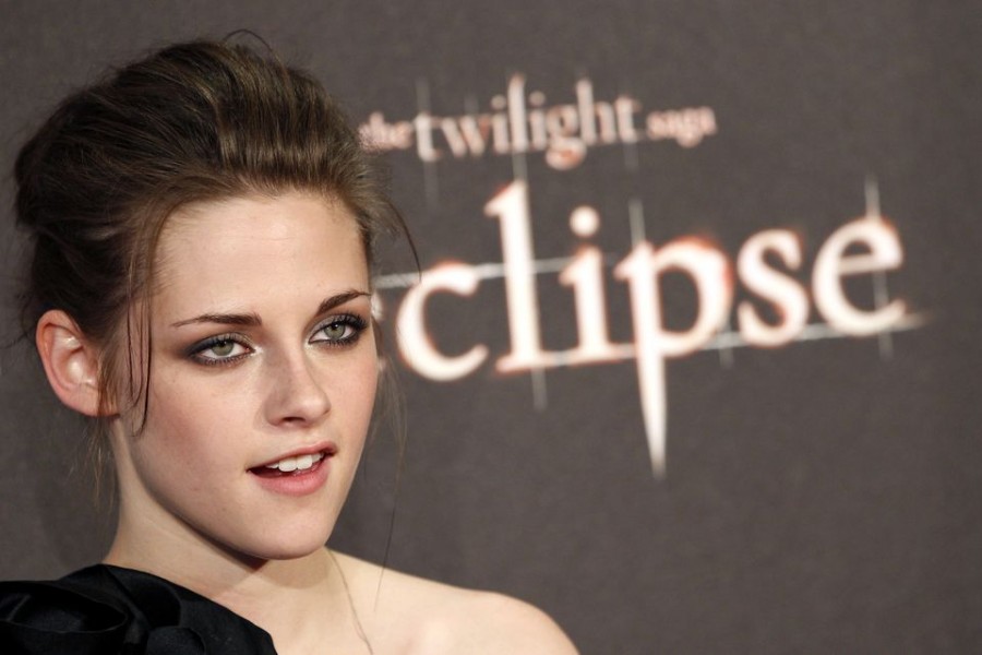 US actress Kristen Stewart arrives for the red carpet to promote the movie "The Twilight Saga: Eclipse" in downtown Rome June 17, 2010. REUTERS/Tony Gentile