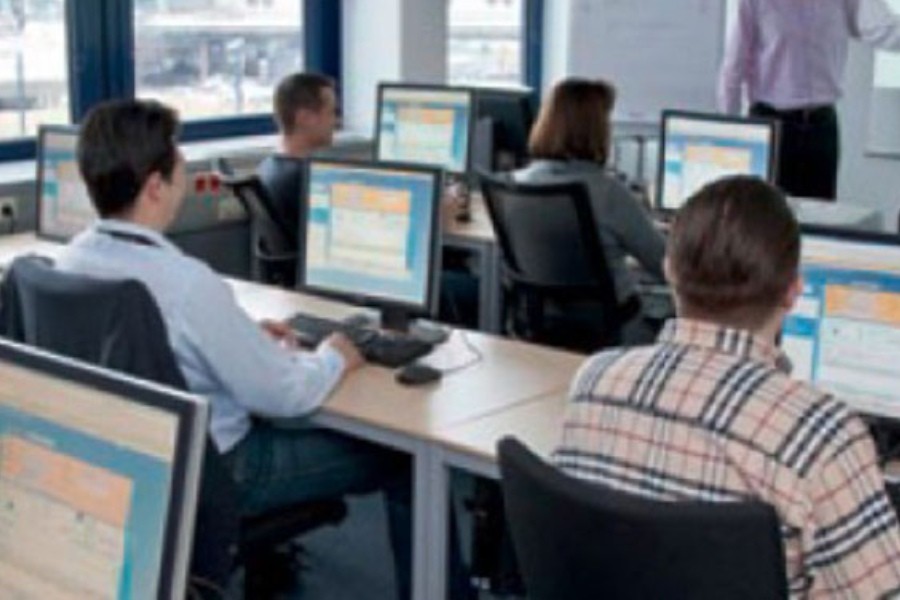 Govt to provide training to 10,000 top IT executives within next five years