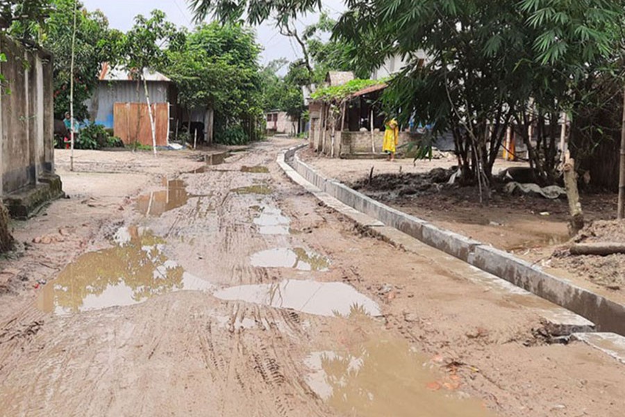 The Sonaray-Dakumara connecting road under Gabtoli upazila in Bogura — FE Photo