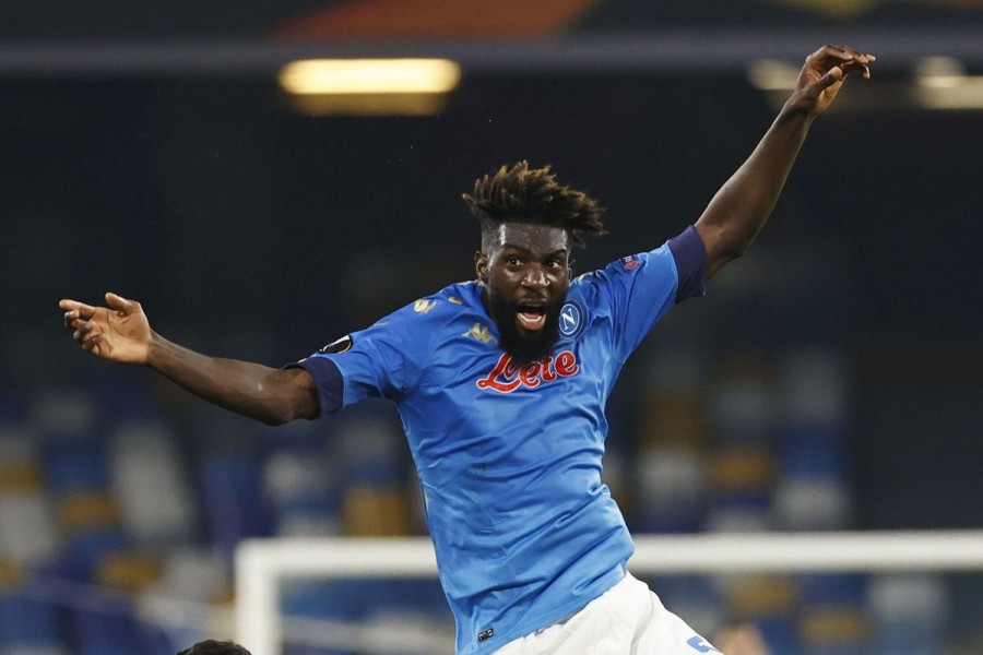 Europa League - Round of 32 Second Leg - Napoli v Granada - Stadio Diego Armando Maradona, Naples, Italy - February 25, 2021 Napoli's Tiemoue Bakayoko reacts REUTERS/Ciro De Luca