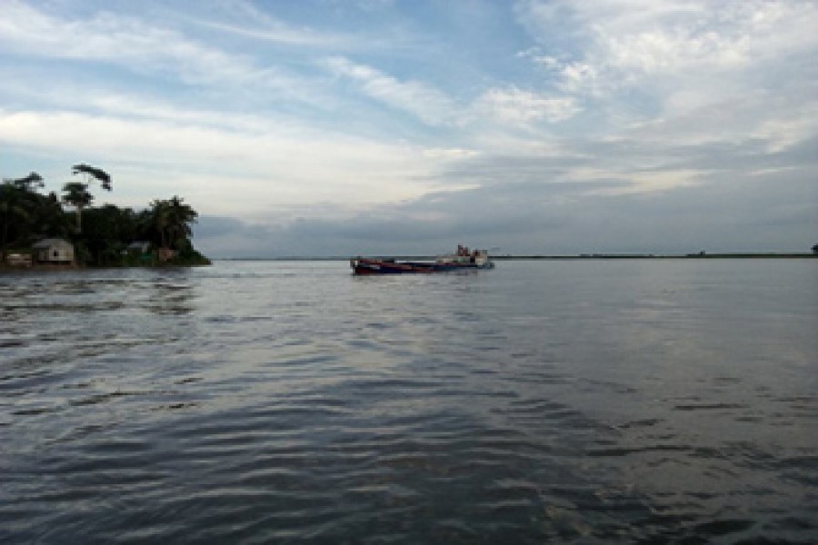 Water levels of major rivers falling