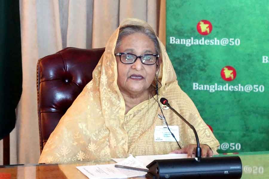 PM proposes formation of women leaders' network