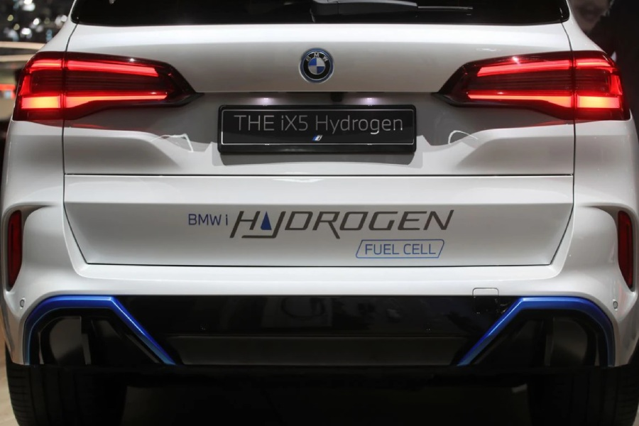 Major German automakers place their bets on hydrogen cars