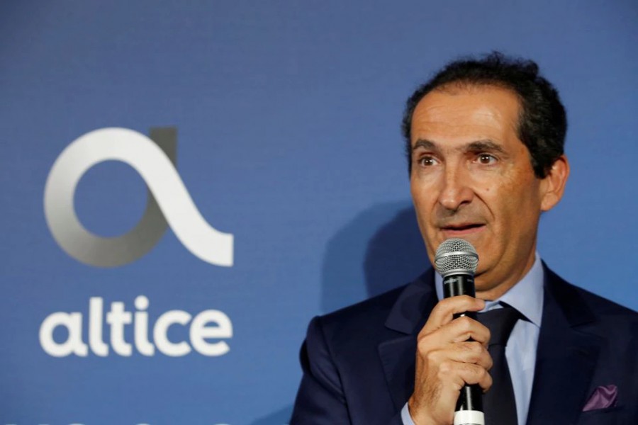 Telecoms tycoon Drahi in talks to buy French satellite firm Eutelsat