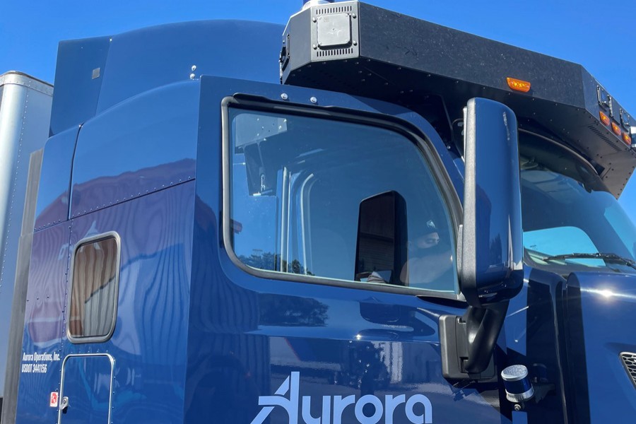 Self-driving startup Aurora maps out commercial strategy