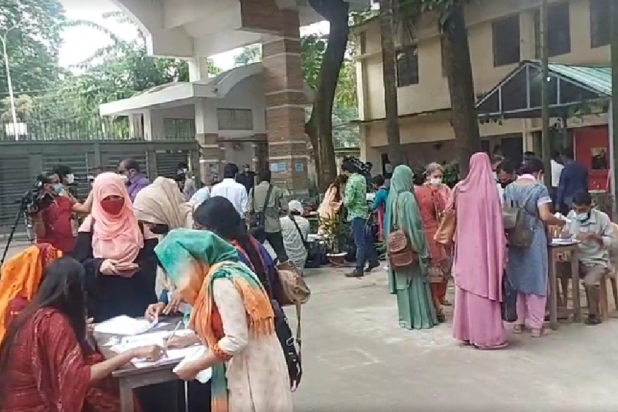 DU students return to halls after 1.5 years