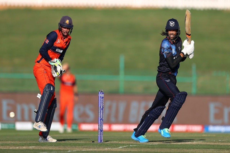 David Wiese playing a cut in his match winning knock. Photo: ESPNCricinfo