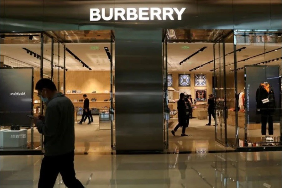 Versace boss joins Burberry