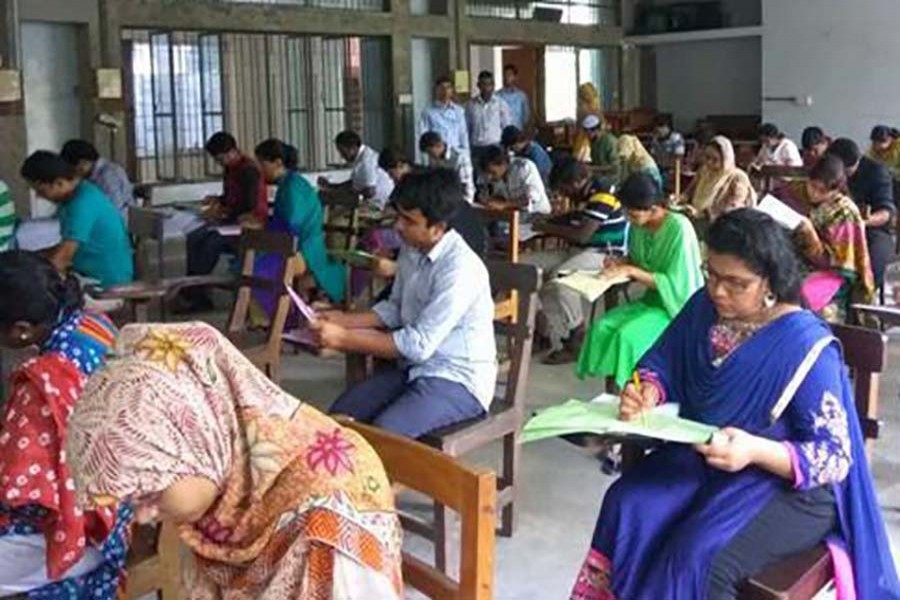 400,000 job seekers take 43rd BCS preliminary exam