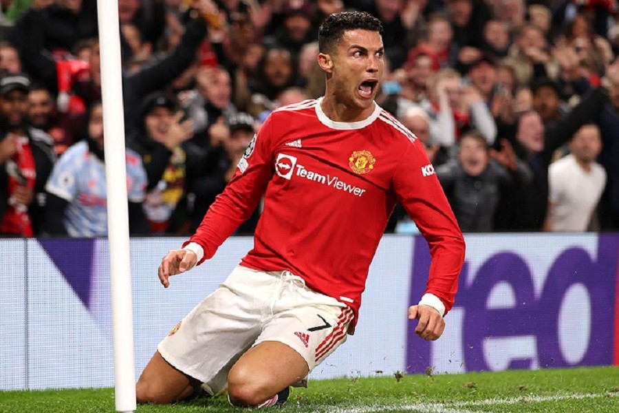 Ronaldo brace rescues Manchester United again